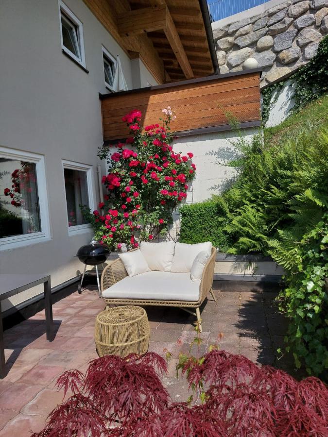 Pension Claudia Zell Am See Bed & Breakfast Exterior photo